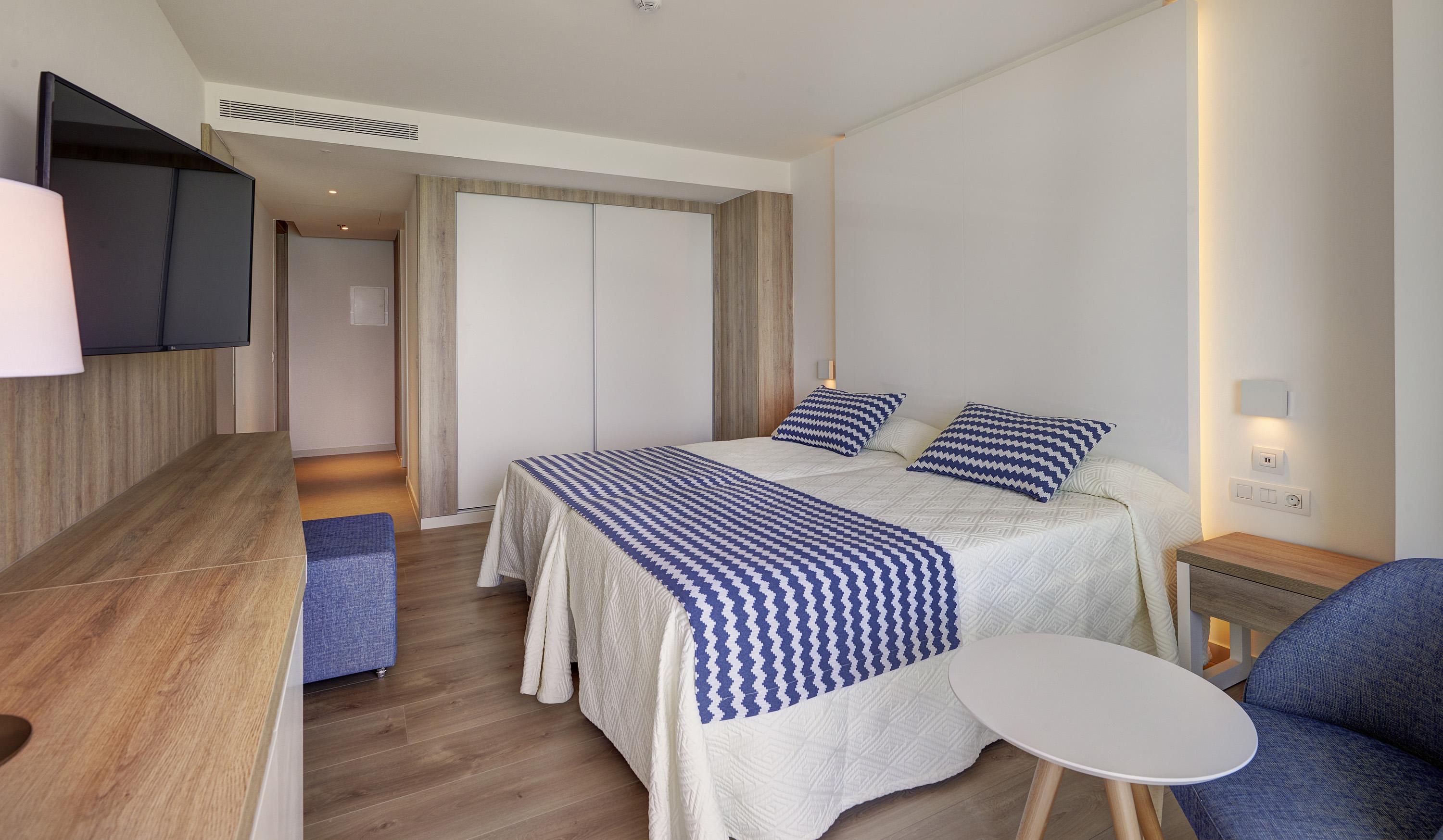Hipotels Bahia Cala Millor - Adults Only Exterior photo