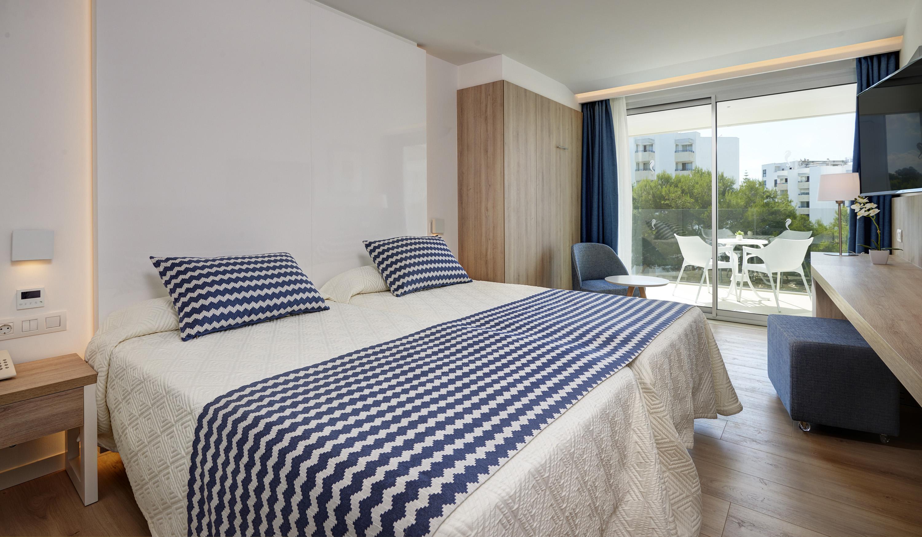 Hipotels Bahia Cala Millor - Adults Only Exterior photo