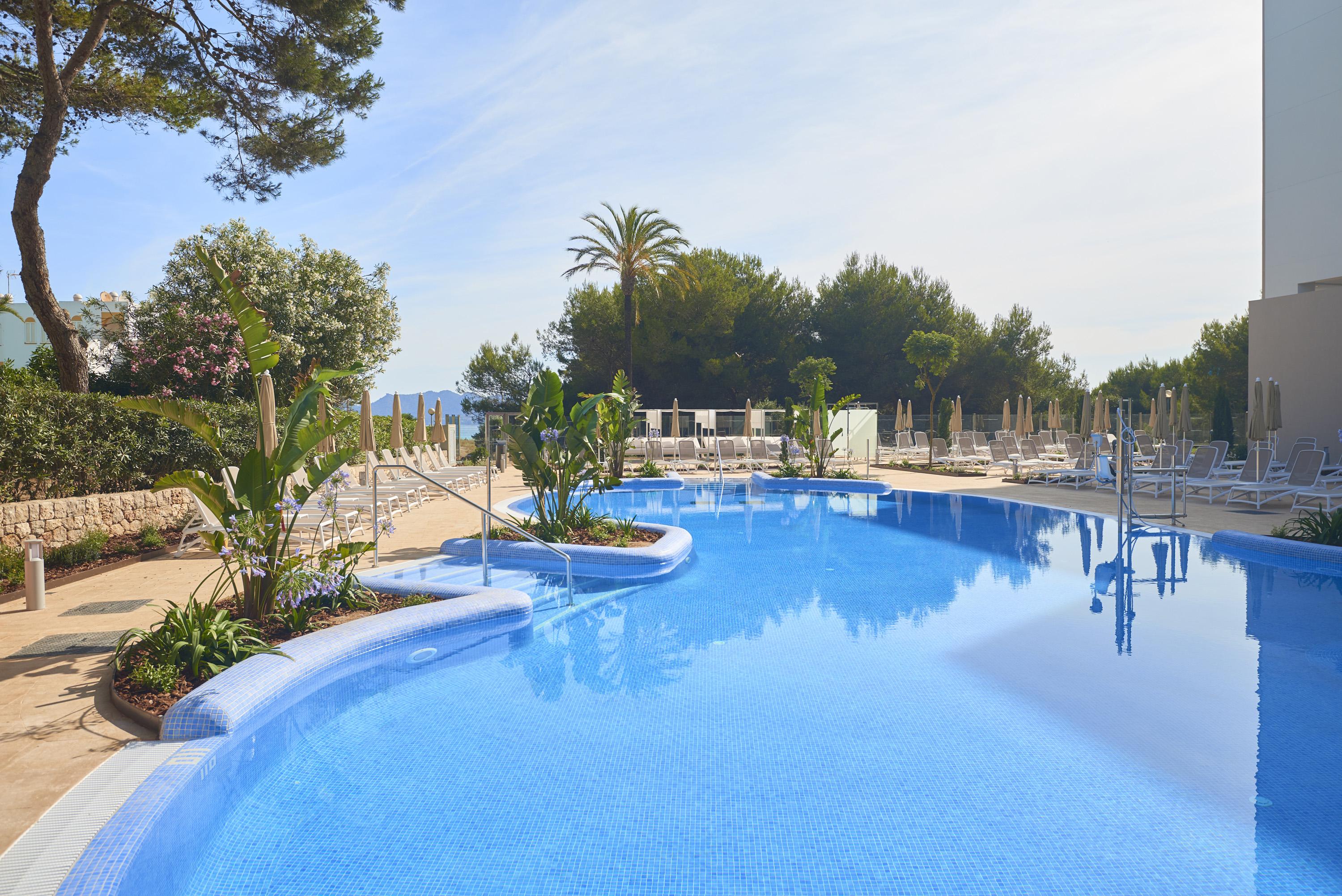 Hipotels Bahia Cala Millor - Adults Only Exterior photo