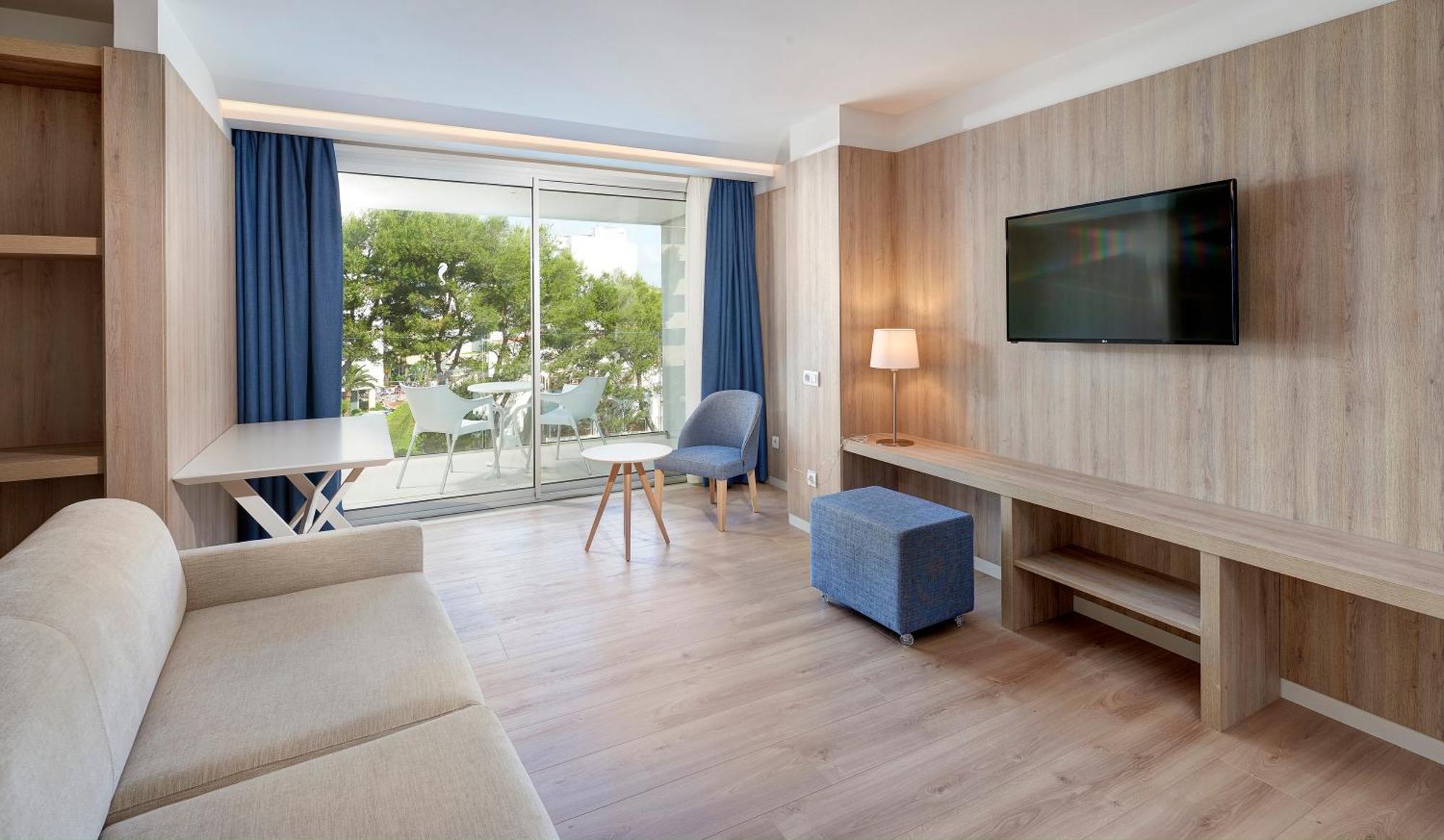 Hipotels Bahia Cala Millor - Adults Only Exterior photo